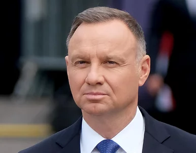 Miniatura: Andrzej Duda pozuje w nietypowym stroju....