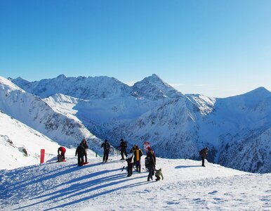 Miniatura: Wandale znowu niszczą Tatry. Władze parku...