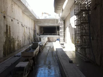 Prace na terenie budowy tunelu pod Świną 