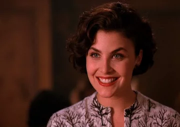 Sherilyn Fenn jako Audrey Horne w serialu „Miasteczko Twin Peaks” (1990) 