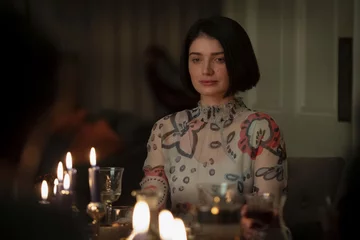 Eve Hewson w serialu „Co kryją jej oczy” 