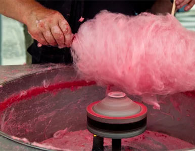 Miniatura: Zabrania się: chodzenia w klapkach,...