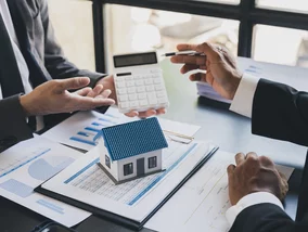 Miniatura: Od liczb do uczuć. Rewolucja w mieszkaniówce