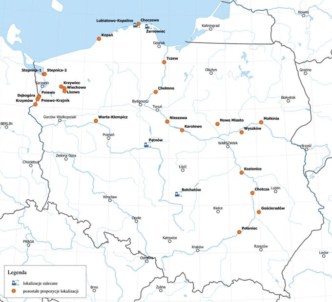 Mapa z potencjalnymi miejscami lokalizacji elektrowni jądrowej w Polsce, zamieszczono ją w dokumencie PPEJ autorstwa MKiŚ
