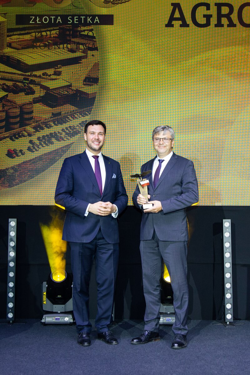 Nagroda dla spółki Agrolok – prezes Marek Tański odebrał nagrodę z rąk wiceministra Adama Nowaka