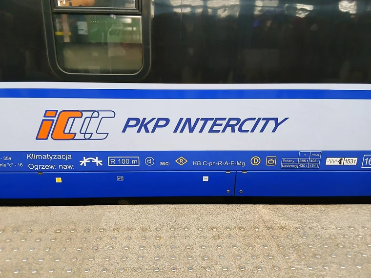 PKP przyjmie bezpłatnie zwroty biletów. Są też promocje