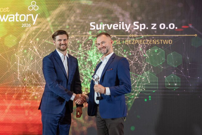 Damian Skowron, redaktor zarządzający wprost.pl i&nbsp;Wojciech Tubek, prezes zarządu Surveily Sp. z&nbsp;o.o