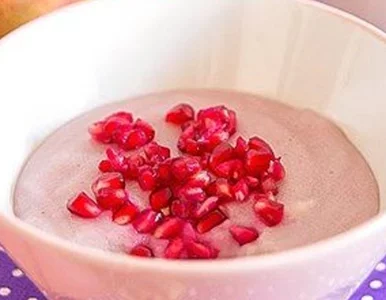 Miniatura: Malinowa kaszka manna z granatem