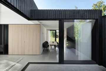Patio Home, Capsula 
