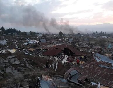 Miniatura: Trzęsienie ziemi i tsunami w Indonezji....
