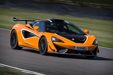 McLaren 620R 