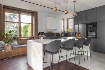 Wszystkie odcienie szarości. Dom jednorodzinny w&nbsp;Konstancinie, projekt SAAN Architekci