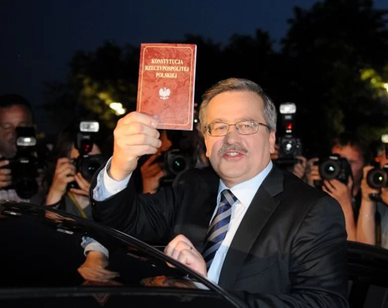 Miniatura: Konstytucja Polski sprzedana