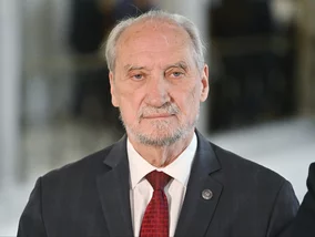 Miniatura: Awantura pod AWS. Macierewicz może...