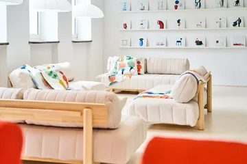 Premiera kolekcji IKEA PS 2026 w warszawskiej Mysiej 3 przyciągnęła miłośników designu, projektantów i media. Nowa seria IKEA stawia na ruch, kolor i eksperymentalne formy we wnętrzach 