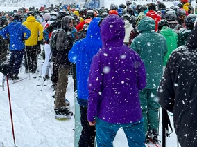 Miniatura: Tak Polacy rezerwują kolejkę na stoku....