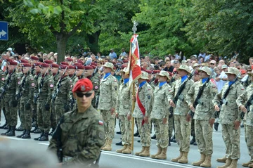 Defilada z okazji Święta Wojska Polskiego 