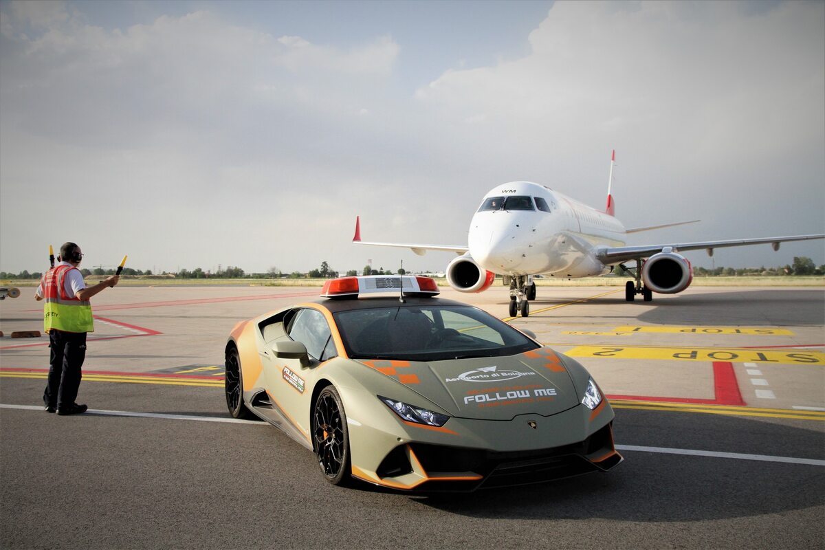 Lamborghini Huracan Evo Follow Me 