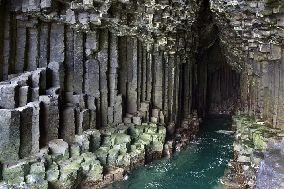 Jaskinia Fingala na wyspie Staffa, Szkocja