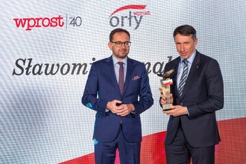 Sławomir Szmal otrzymał nagrodę Orły &bdquo;Wprost" w&nbsp;kategorii &bdquo;Osobowość regionu&rdquo;. Nagrodę wręczał Robert Jakubik, dyrektor biura Ministra Funduszy i&nbsp;Polityki Regionalnej