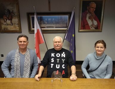Zdjęcie Wałęsy zwróciło uwagę internautów. „Koństytucja”