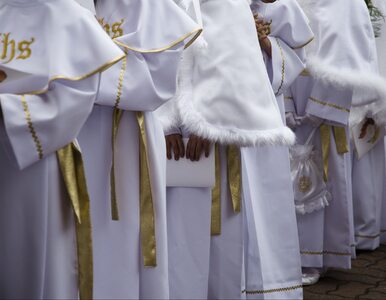 Miniatura: Cennik za komunię świętą oburzył rodziców....