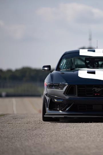 Ford Mustang Dark Horse R 