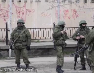 Miniatura: Rosyjscy "anonimowi" żołnierze otoczyli...