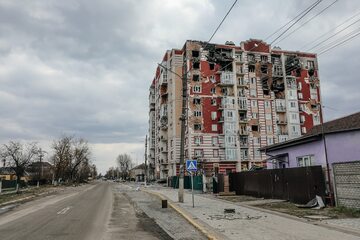 Zniszczony budynek w Ukrainie, zdjęcie ilustracyjne