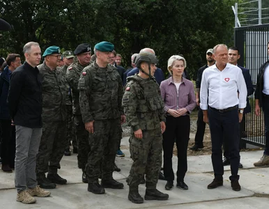 Miniatura: „Białoruscy żołnierze z długą bronią”....