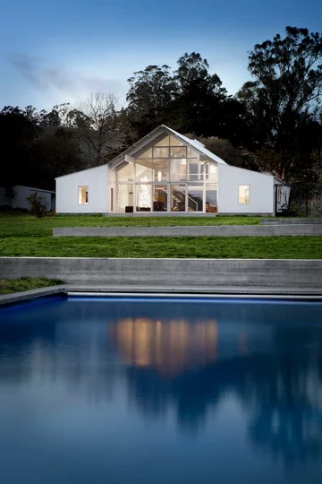 Nowoczesna stodoła – dom dla rodziny z trójką dzieci V2com, 2146-01, stodoła