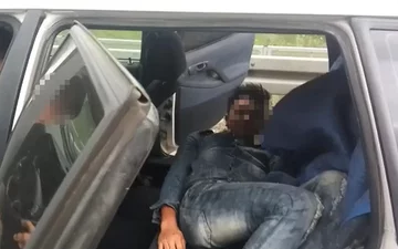 Nielegalni imigranci ukryci w passacie 