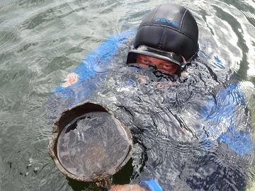 Badania archeologów UMK w jeziorze Lednica 