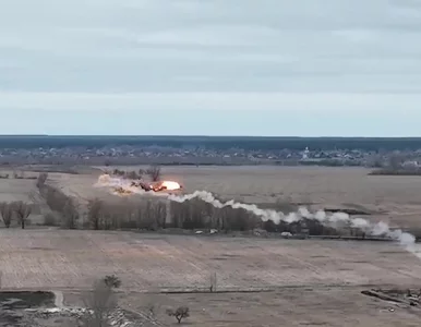 Miniatura: Rosja gromadzi sprzęt i żołnierzy na...