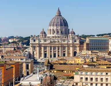 Miniatura: Zjesz obiad na dachu bazyliki w Watykanie....