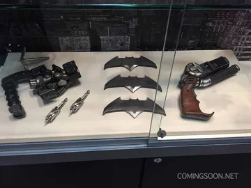 Comic-Con - Batman v Superman: Dawn of Justice (gadżety) Comic-Con - Batman v Superman: Dawn of Justice (gadżety)