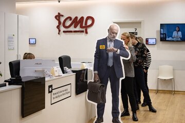 Jan Sp&oacute;źnialski blokuje miejsca w&nbsp;przychodniach