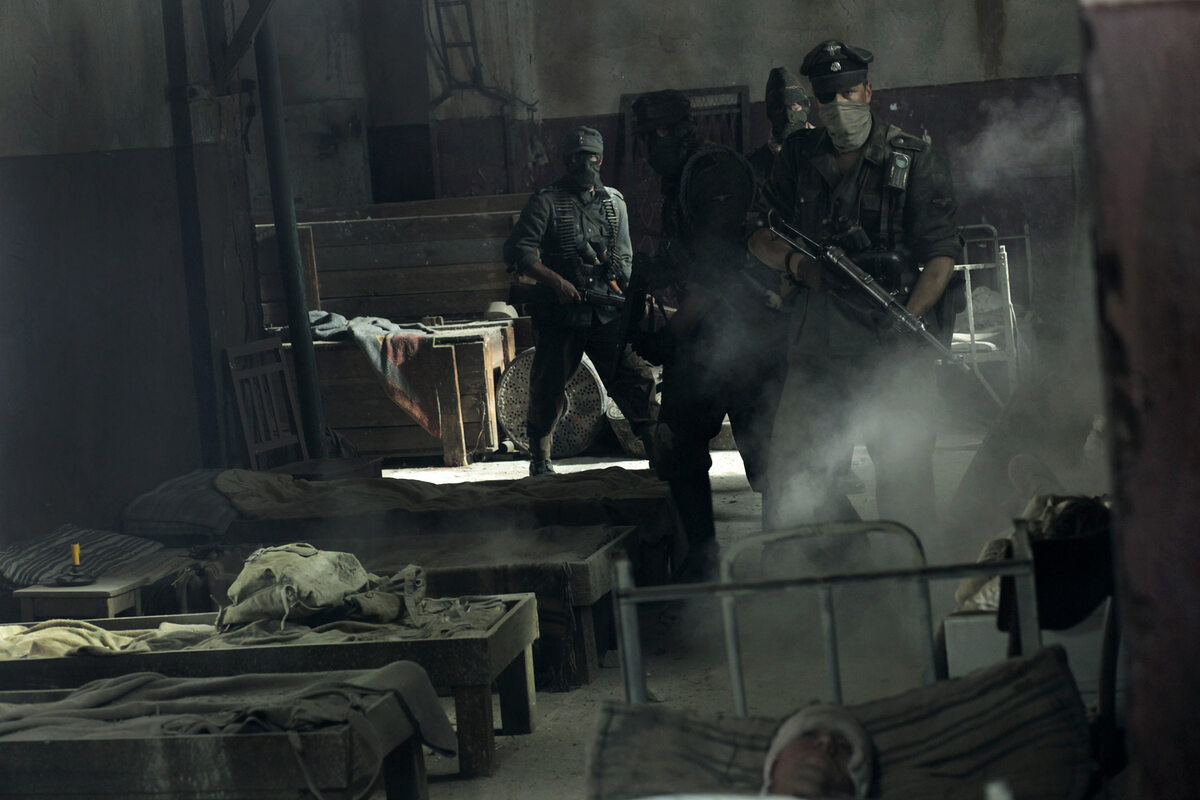 Kadr z filmu "Miasto 44" (2014) 