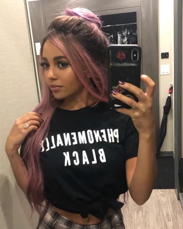 Vanessa Morgan 