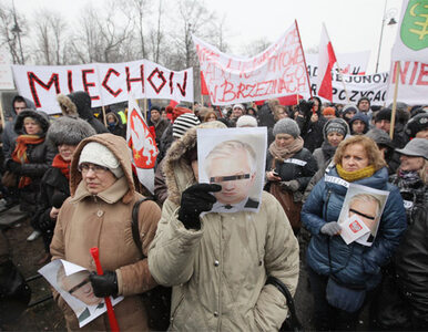 Miniatura: W obronie sądów. Protest pod resortem...