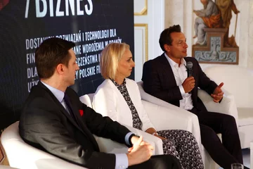 Adrian Kurowski, dyrektor Visa w Polsce, Joanna Seklecka, prezes Zarządu eService, Robert Łaniewski, prezes FROB 