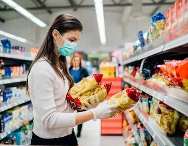 Miniatura: Sklepy w Polsce zmieniają czas pracy....