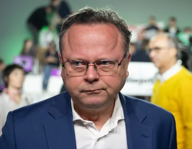 Miniatura: Kontrowersyjny polityk odchodzi z MSZ....