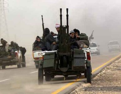 Miniatura: Libijskie MSZ: broń dla rebeliantów?...
