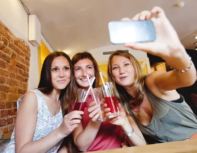 Miniatura: Udostępniasz zdjęcia w internecie? Uważaj,...