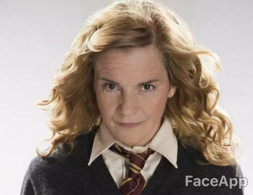 Hermiona Granger (Emma Watson) postarzona przez FaceApp 