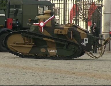 Miniatura: Komorowski: ten czołg będzie cieszył...