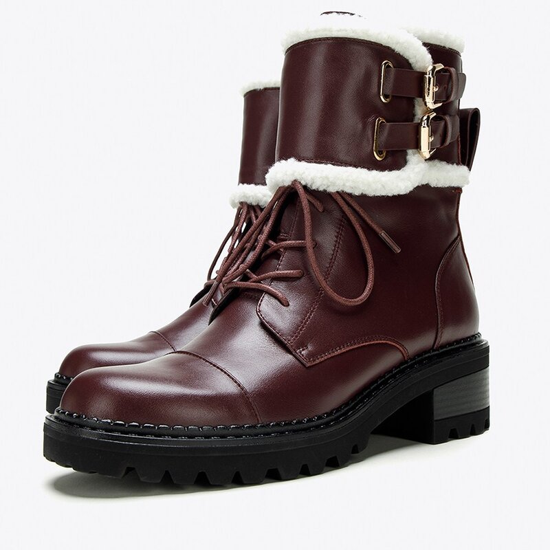 Trapery w&nbsp;śliwkowym odcieniu