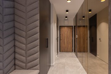 Mieszkanie z&nbsp;elegancko wykończonymi ścianami, projekt Decoroom