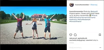 Pamiątkowe zdjęcie z Auschwitz 